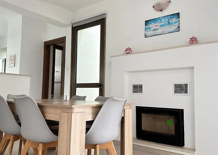 Merab Holidays - K13 Willa